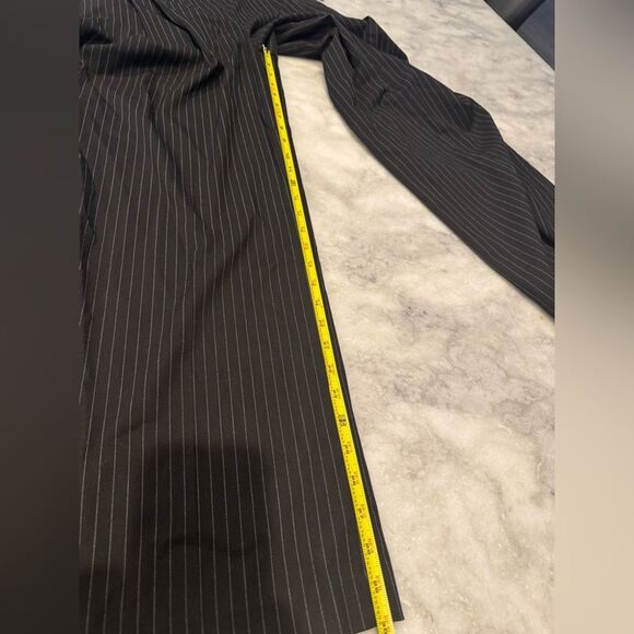Elie Tahari Black Pinstriped Pleated Wide Leg Pants Size Medium - Picture 7 of 12